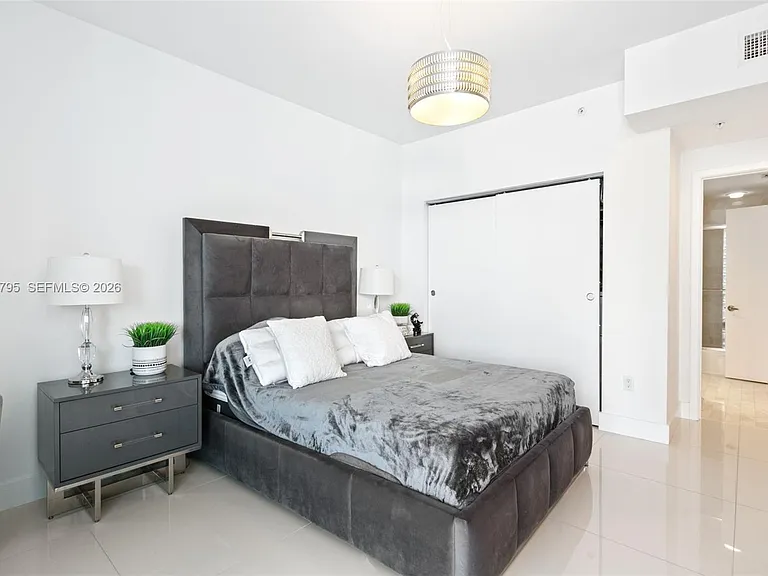 17111 Biscayne Blvd #603 — Photo 16