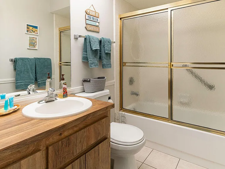 4645 Lakewood Blvd — Photo 17