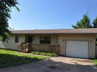 1303 E Sycamore St, Monett, MO 65708