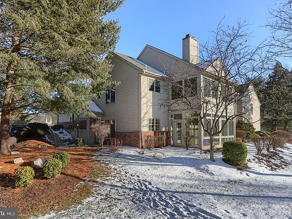 3rd image of 24 Glasgow Ct