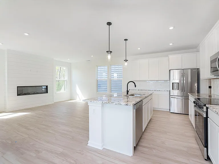 15905 Tharp Woods Dr — Photo 9