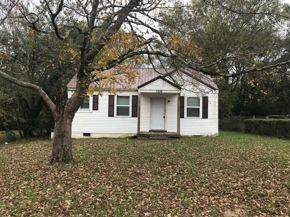 1224 Greenfield Dr, Clarksville, TN 37040