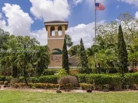 9491 Palm Cir S, Hollywood, FL