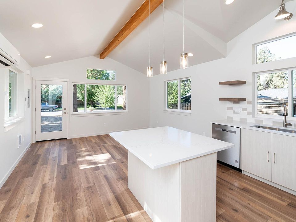 Living area (open space concept).