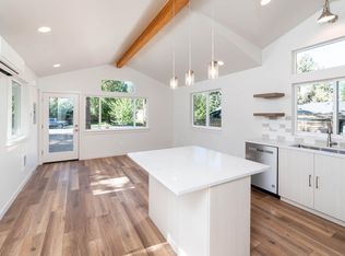 1262 NE Burnside Ave, Bend, OR 97701