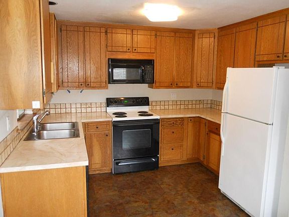 5th image of 26352 Edgewater Blvd NW