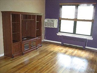 4th image of 6 W Mill Dr APT 2C