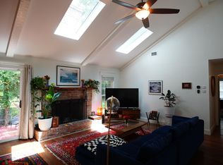 10 Regis Ct, Charleston, SC 29407