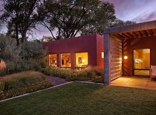 2221 Rio Grande Pl NW, Los Ranchos De Albuquerque, NM 87107