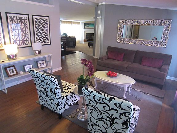 4th image of 132 Douglas Way
