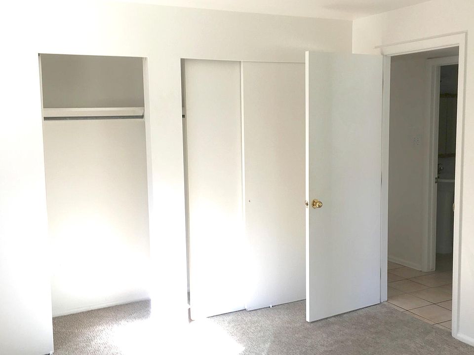 large master bedroom, double large closet