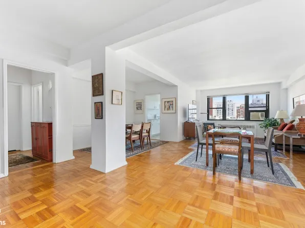 11 Riverside Drive image 1 of 14