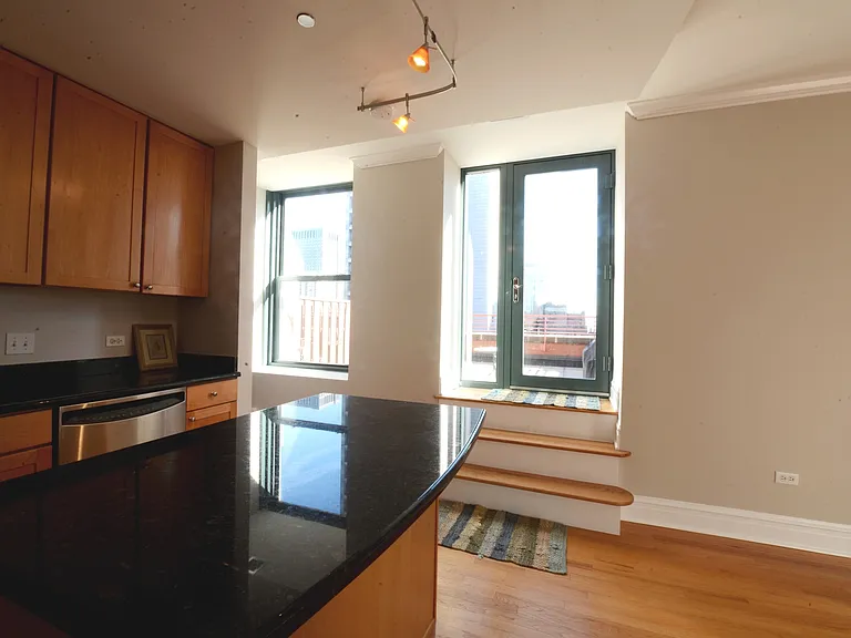 208 W Washington St #2304 — Photo 4