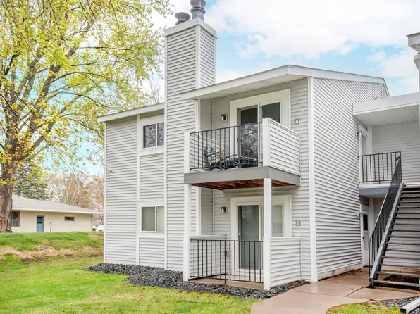 1736 Pleasant St APT A, Lauderdale, MN 55113