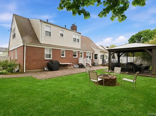 336 Princeton Street, Westbury, NY 11590