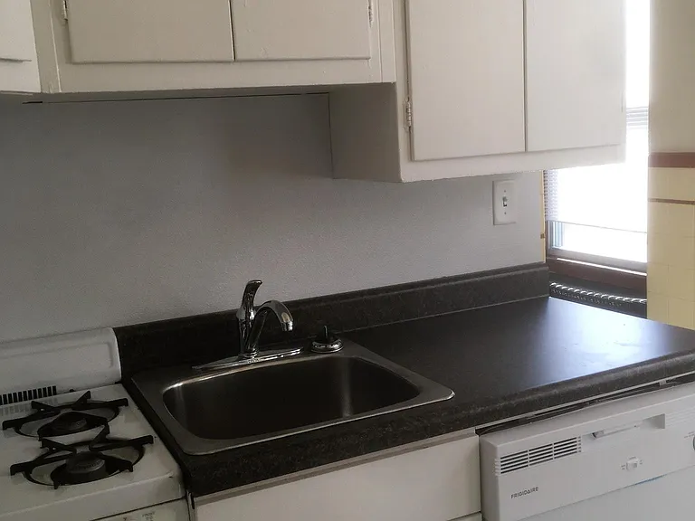 551 Spring St #204 — Photo 8