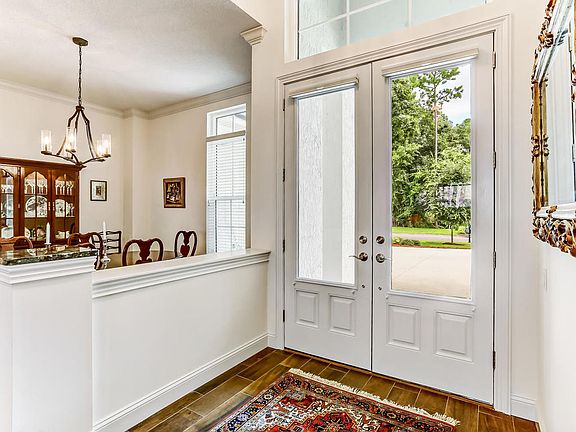Wide Foyer