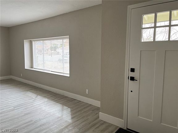 5th image of 408 Horn St