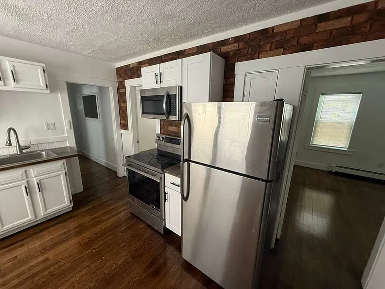 50 Raymond St — Photo 17