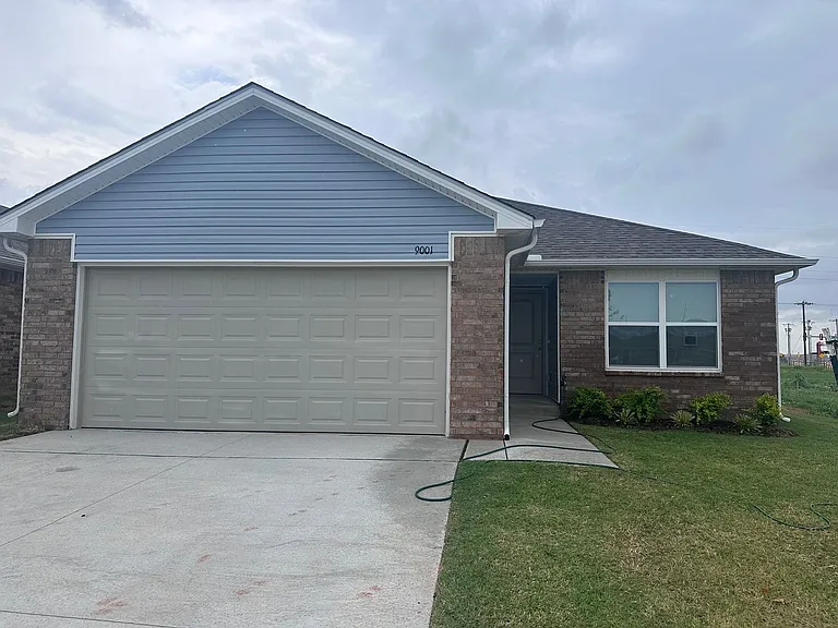 9001 Washita Creek Dr — Photo 1