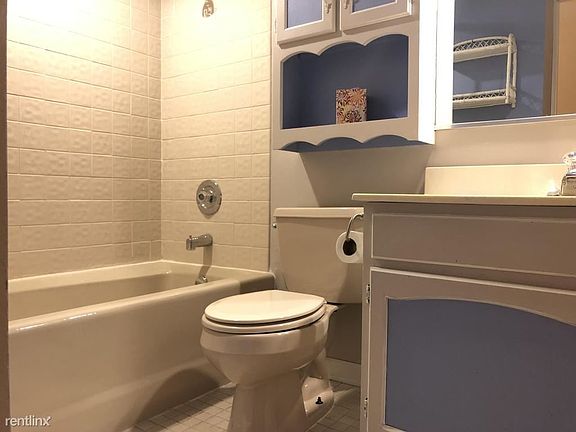5th image of 4014 N Clarendon Ave