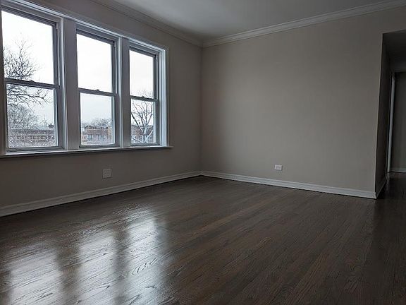 2nd image of 3004 N Whipple St #3WW