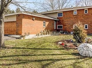 5570 Union School Rd, Decatur, IL 62522