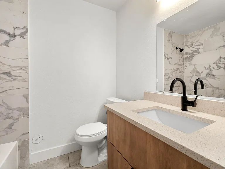 CrestHaus Apartments — Photo 57