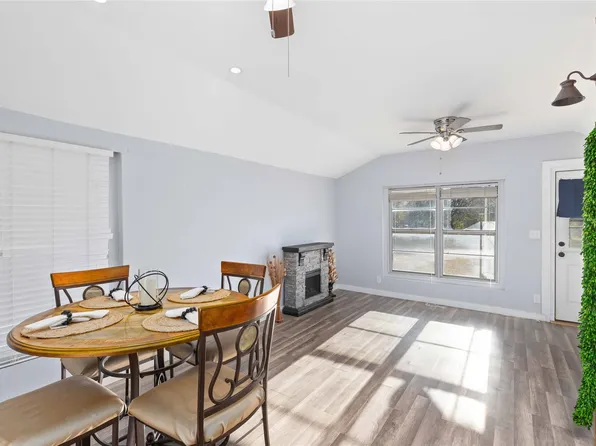 1112 W Baker St, Brownwood, TX 76801