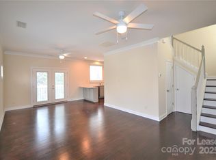 1050 W 1st St, Charlotte, NC 28202