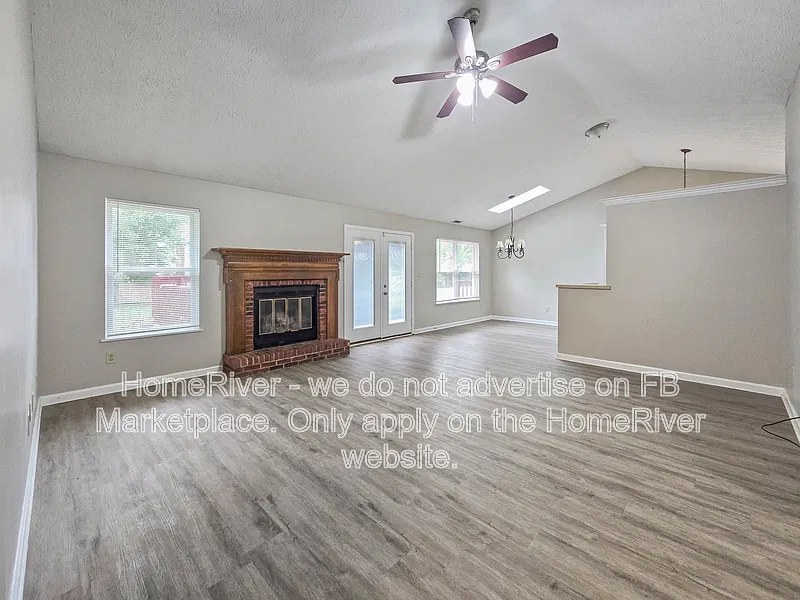 3 bed, 2.0 bath, 1415 sqft, $1,865 — Photo 2
