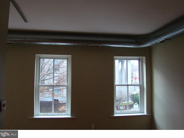 10 W Market St #203 — Photo 6