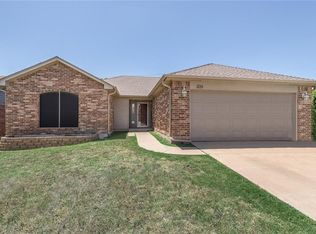 309 Bradgate Dr, Yukon, OK 73099