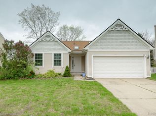 570 Thornhill Ct, Belleville, MI 48111