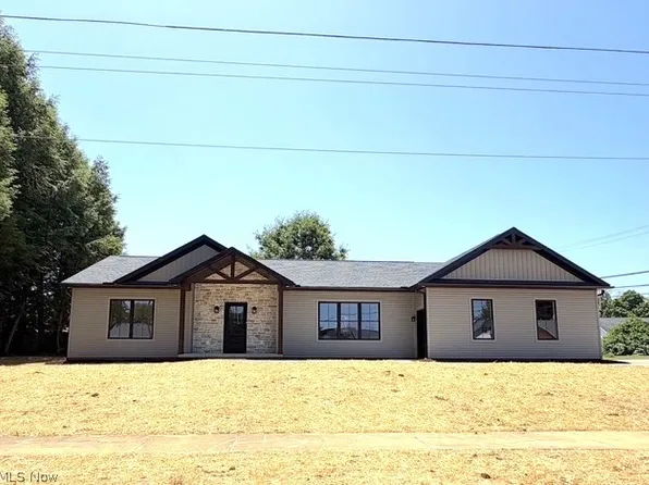 136 S Chestnut St, Gnadenhutten, OH 44629