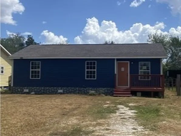 909 Range St, Alice, TX 78332