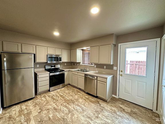 4th image of 1020/1040 N 2nd St