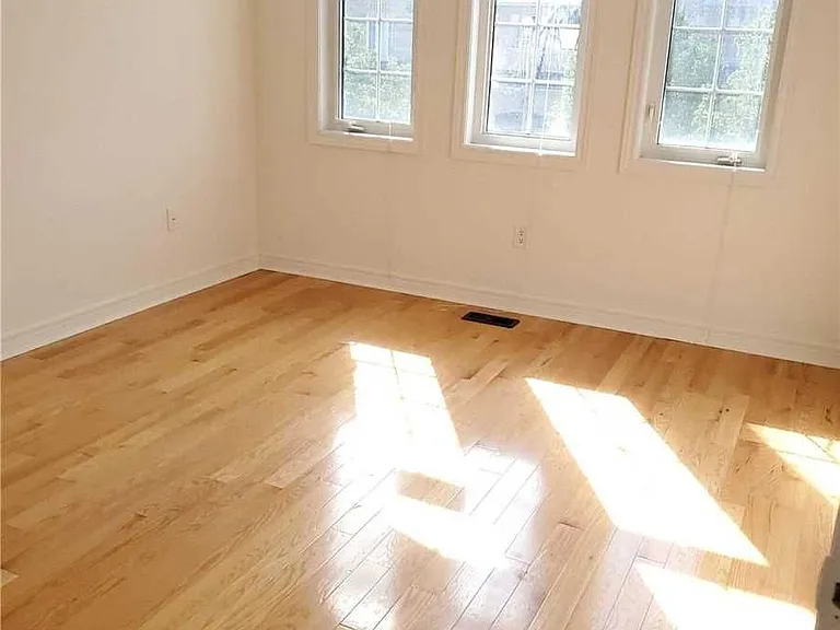 267 Hammersly Blvd — Photo 11