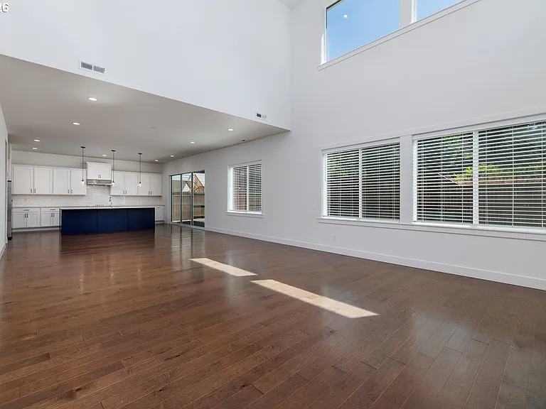 2751 Dahlia Dr — Photo 8