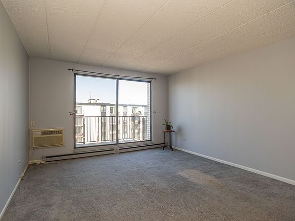 4th image of 9128 Terrace Dr #6L