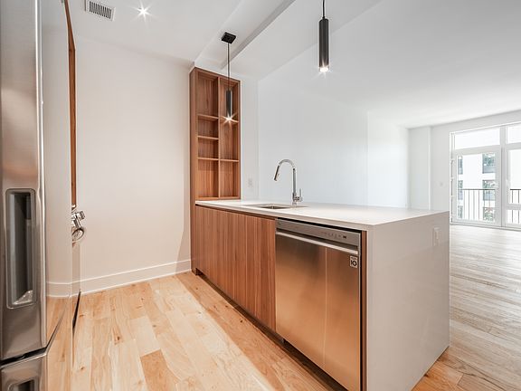 3rd image of 2641 3rd St APT 515