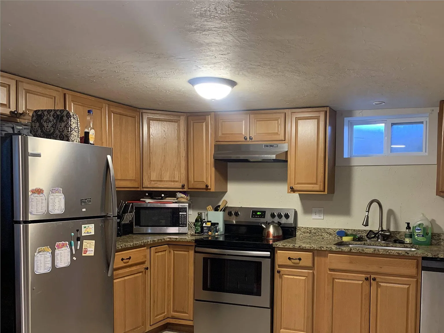 1045 Kingston St — Photo 3