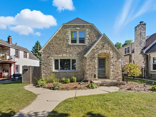 5735 West Fillmore DRIVE #5733, West Allis, WI 53219