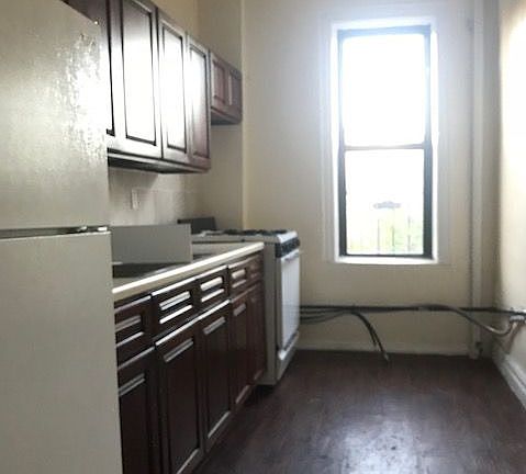 3rd image of 437 Kingston Ave APT D4