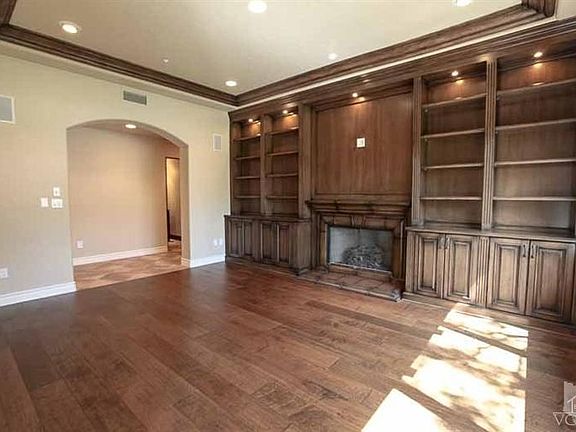 2nd image of 4107 Oak Place Dr