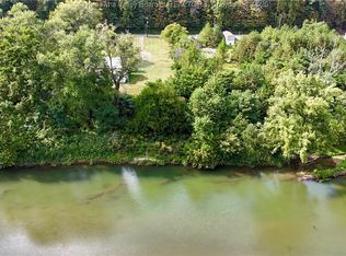 19 Yellow Rose Ln, Elkview, WV 25071