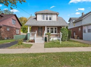 902 73rd St, Kenosha, WI 53143