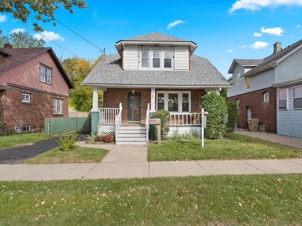 902 73rd STREET, Kenosha, WI 53143
