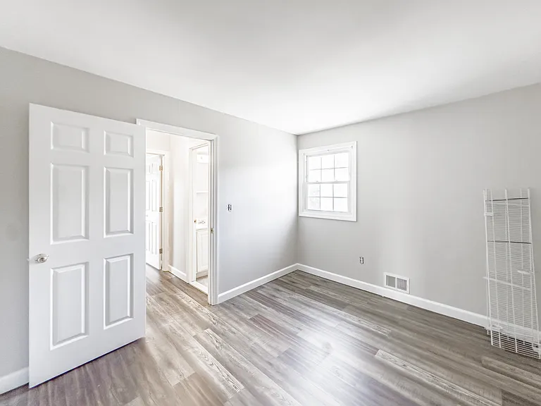 Brick Estates Apartment Homes — Photo 10
