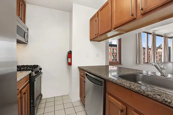 Rented by Corcoran | media 14